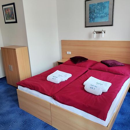 Hotel O.K. 1 Beroun  Buitenkant foto