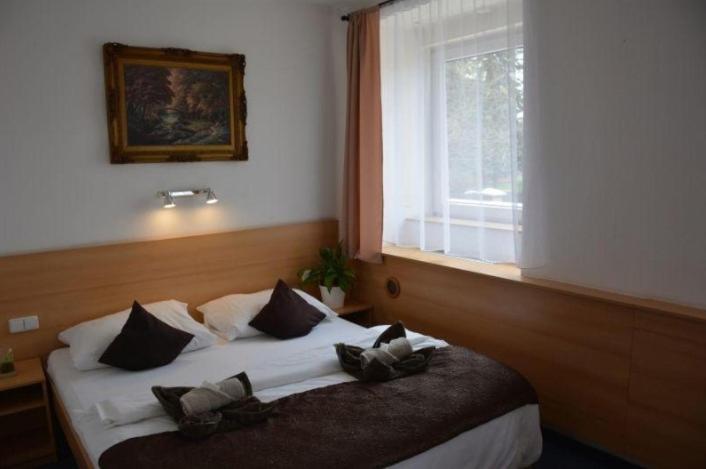 Hotel O.K. 1 Beroun  Buitenkant foto