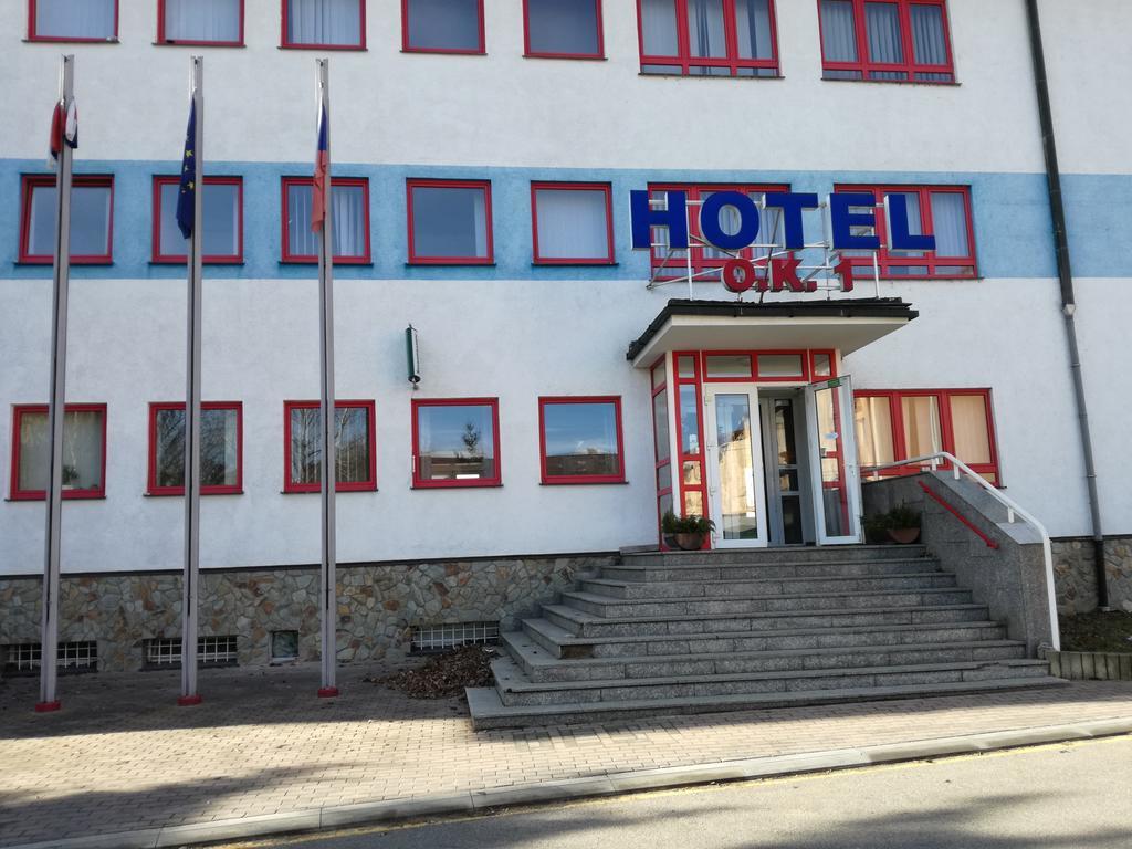 Hotel O.K. 1 Beroun  Buitenkant foto