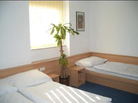 Hotel O.K. 1 Beroun  Buitenkant foto