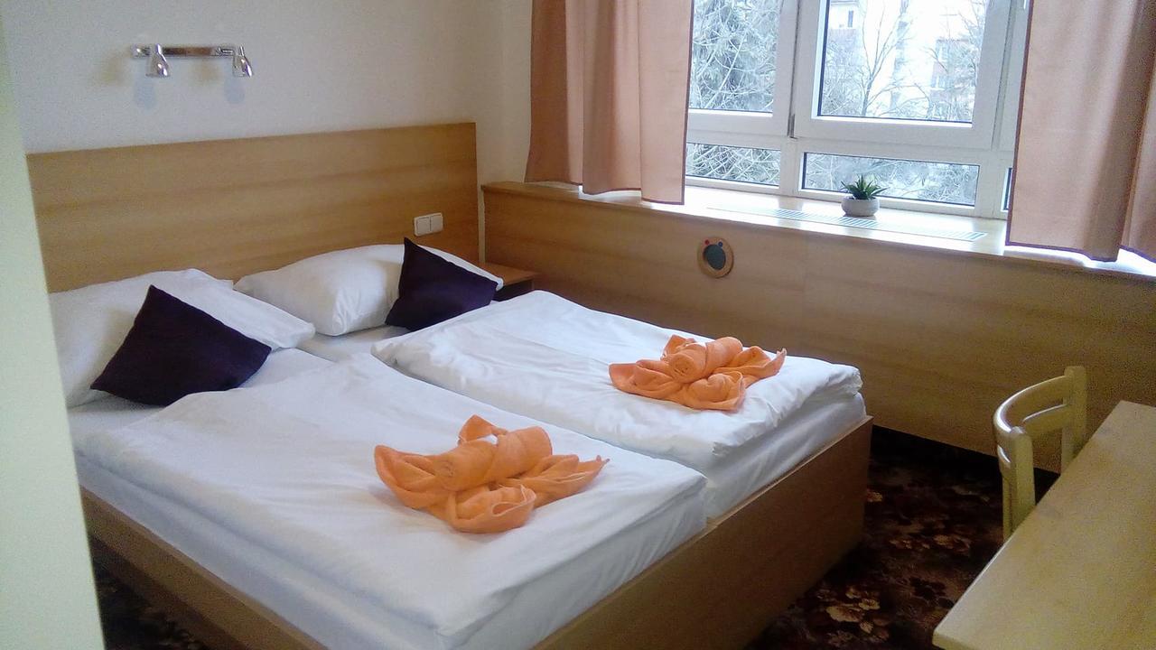 Hotel O.K. 1 Beroun  Buitenkant foto